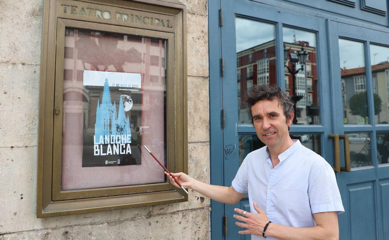 Rubén Zamora, el Gran Truquini, toca el cartel de la Noche Blanca en el Teatro Principal, donde actuará el sábado