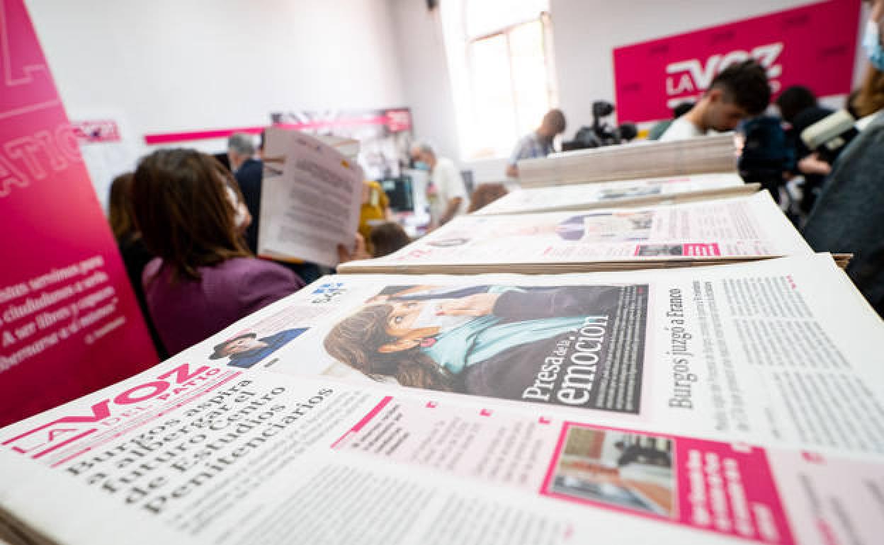 Ejemplares de 'La Voz del Patio'. 