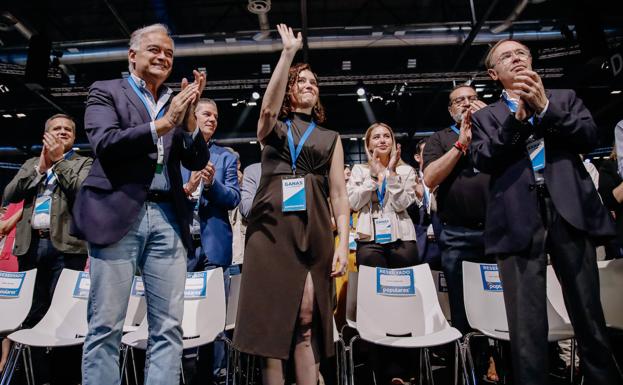 Isabel Díaz Ayuso agradece el apoyo de los compromisarios.