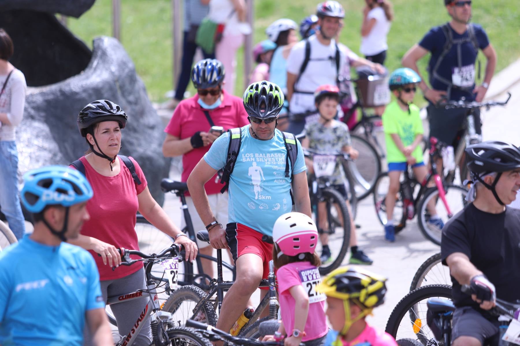 Fotos: Miles de ciclistas toman las calles de Burgos