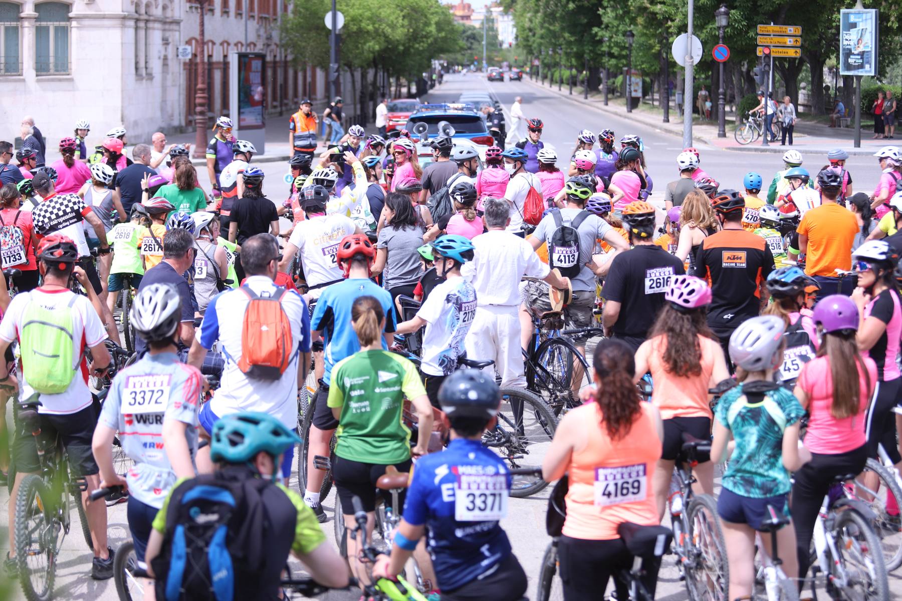 Fotos: Miles de ciclistas toman las calles de Burgos