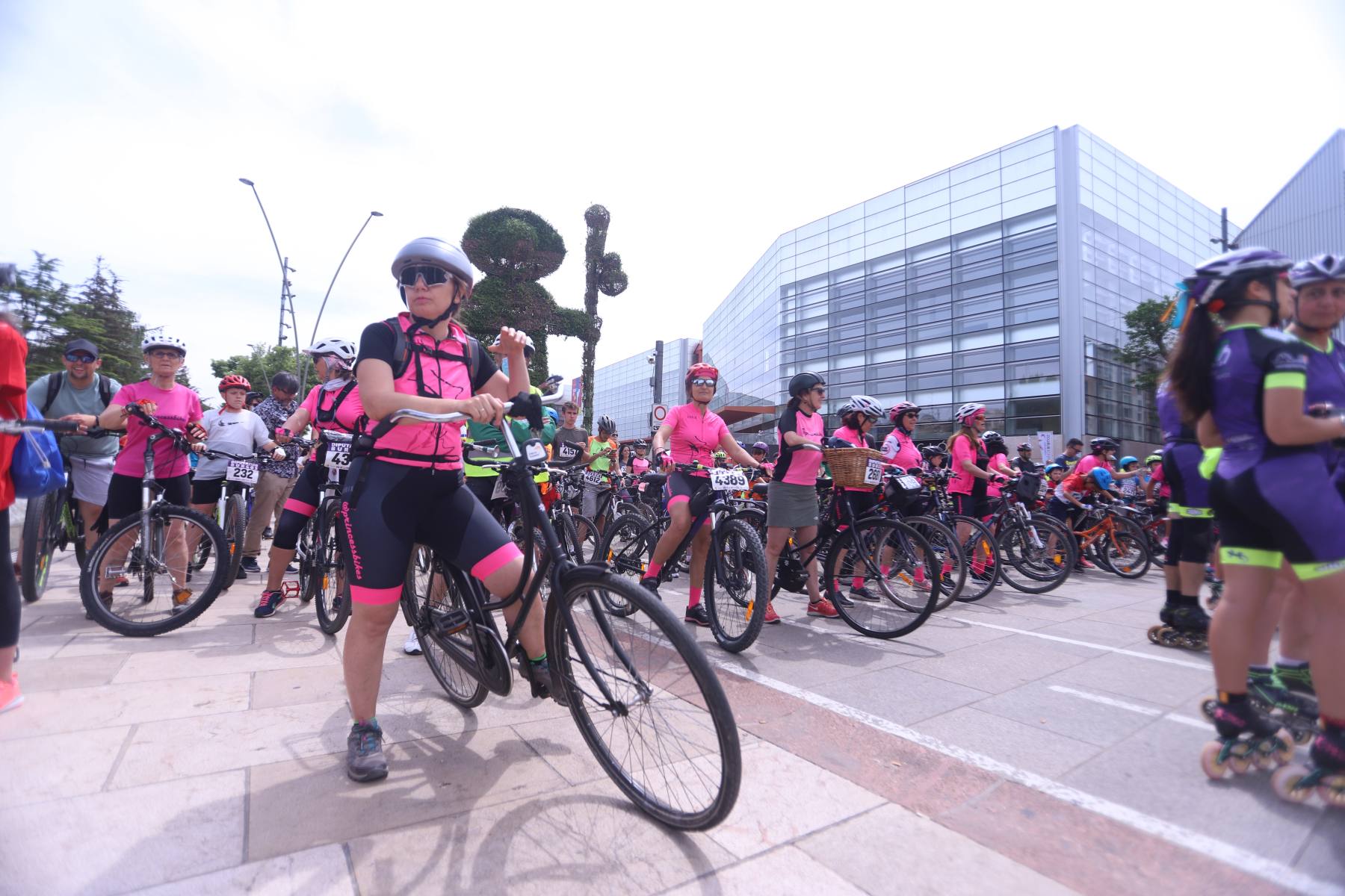 Fotos: Miles de ciclistas toman las calles de Burgos