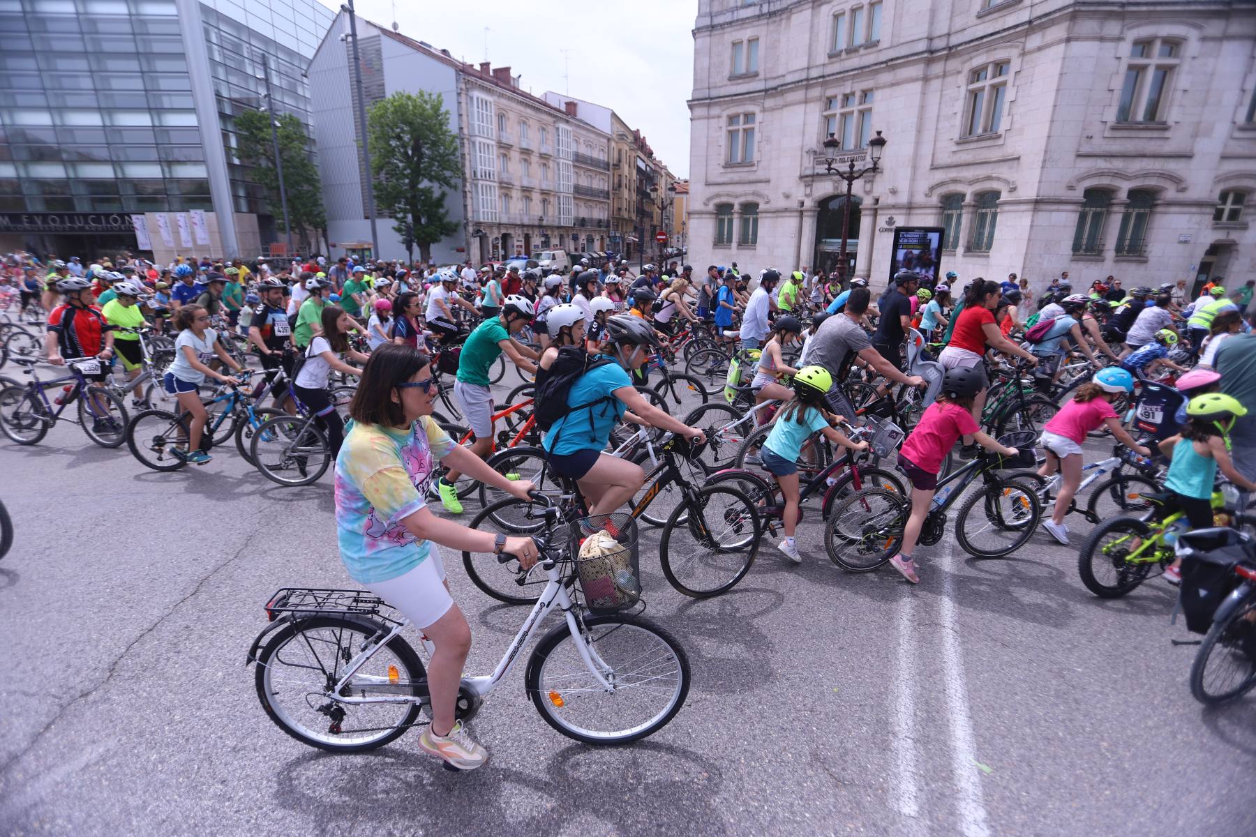 Fotos: Miles de ciclistas toman las calles de Burgos