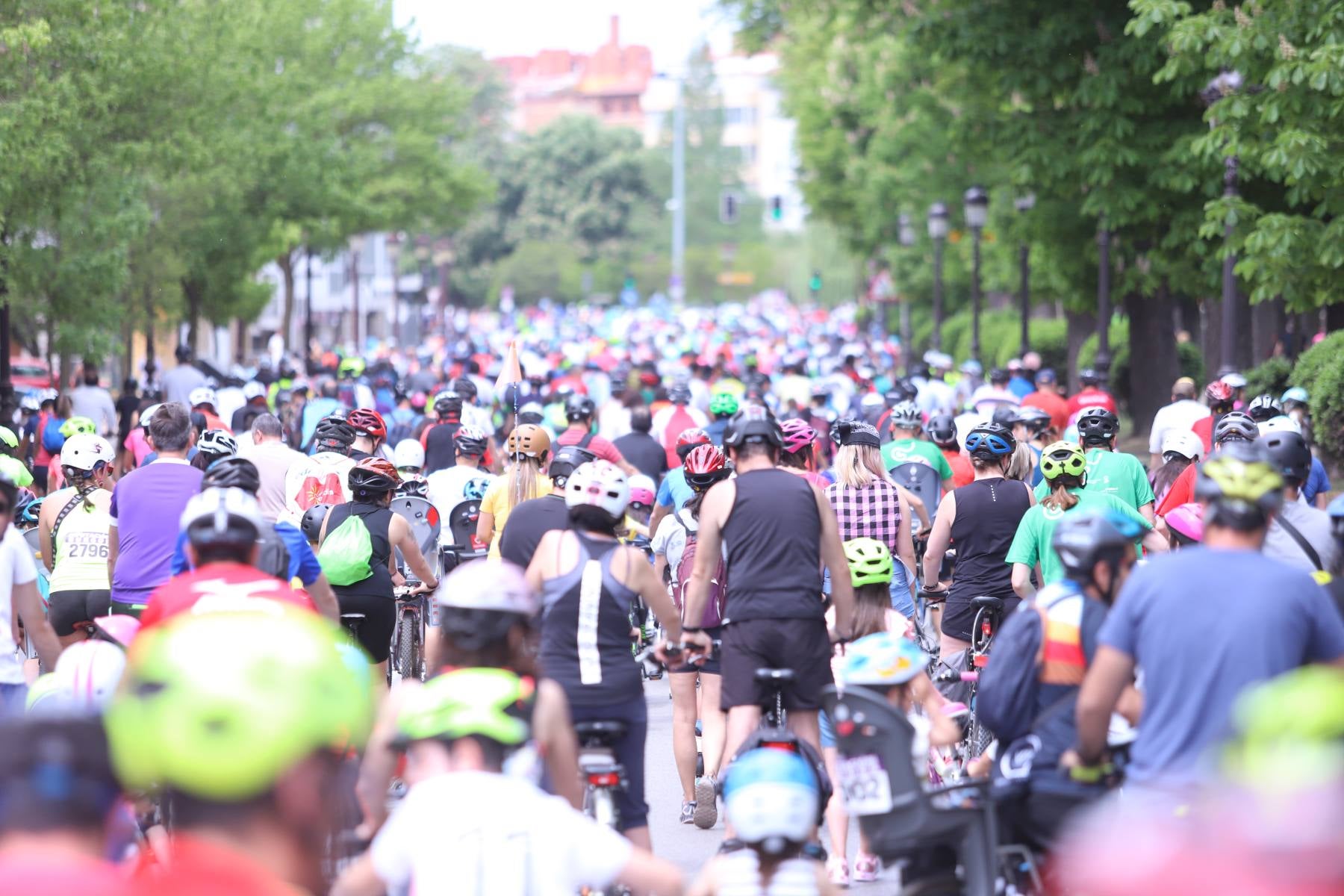 Fotos: Miles de ciclistas toman las calles de Burgos