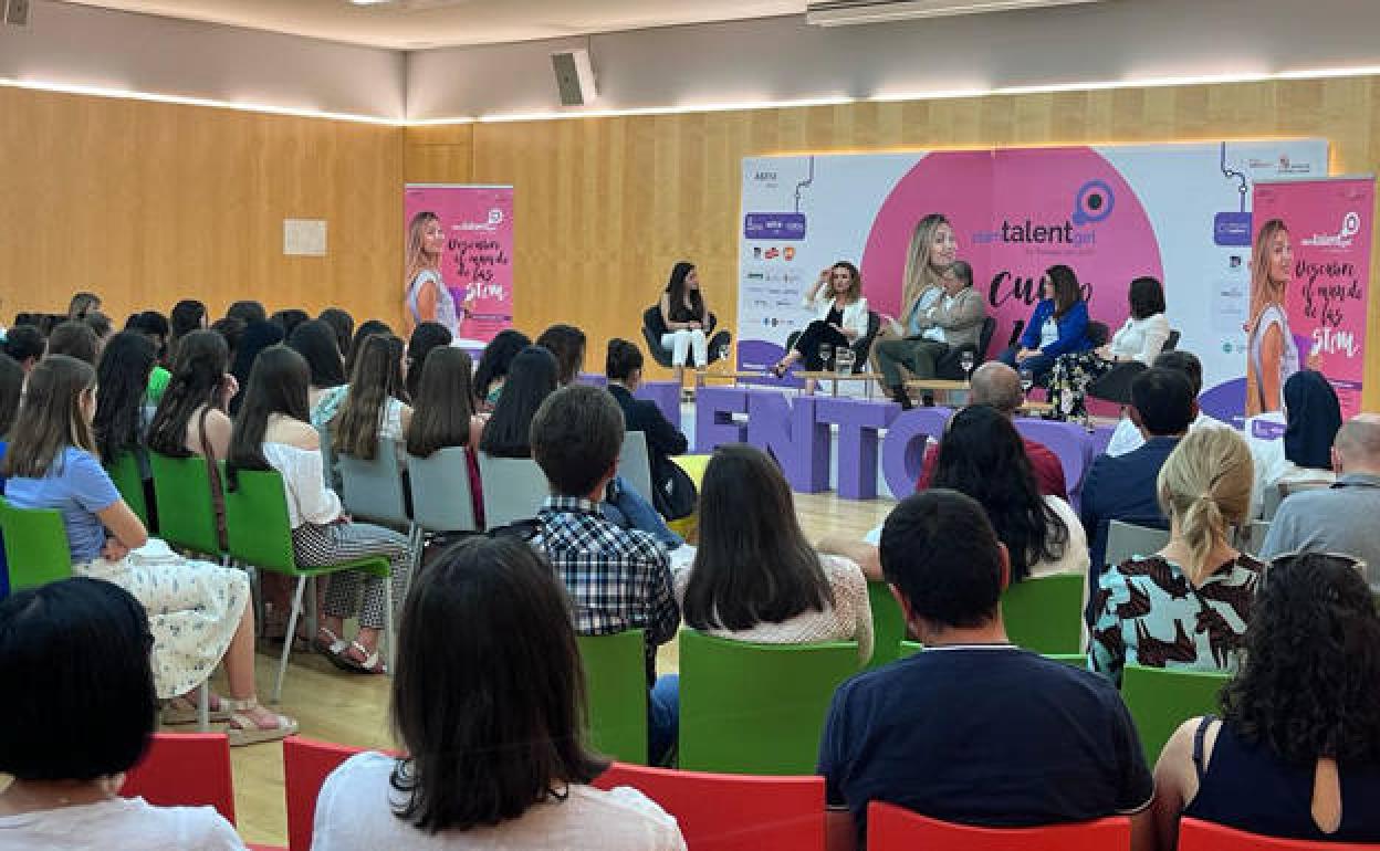 Jornada de clausura del STEM Talent Girl en el MEH. 