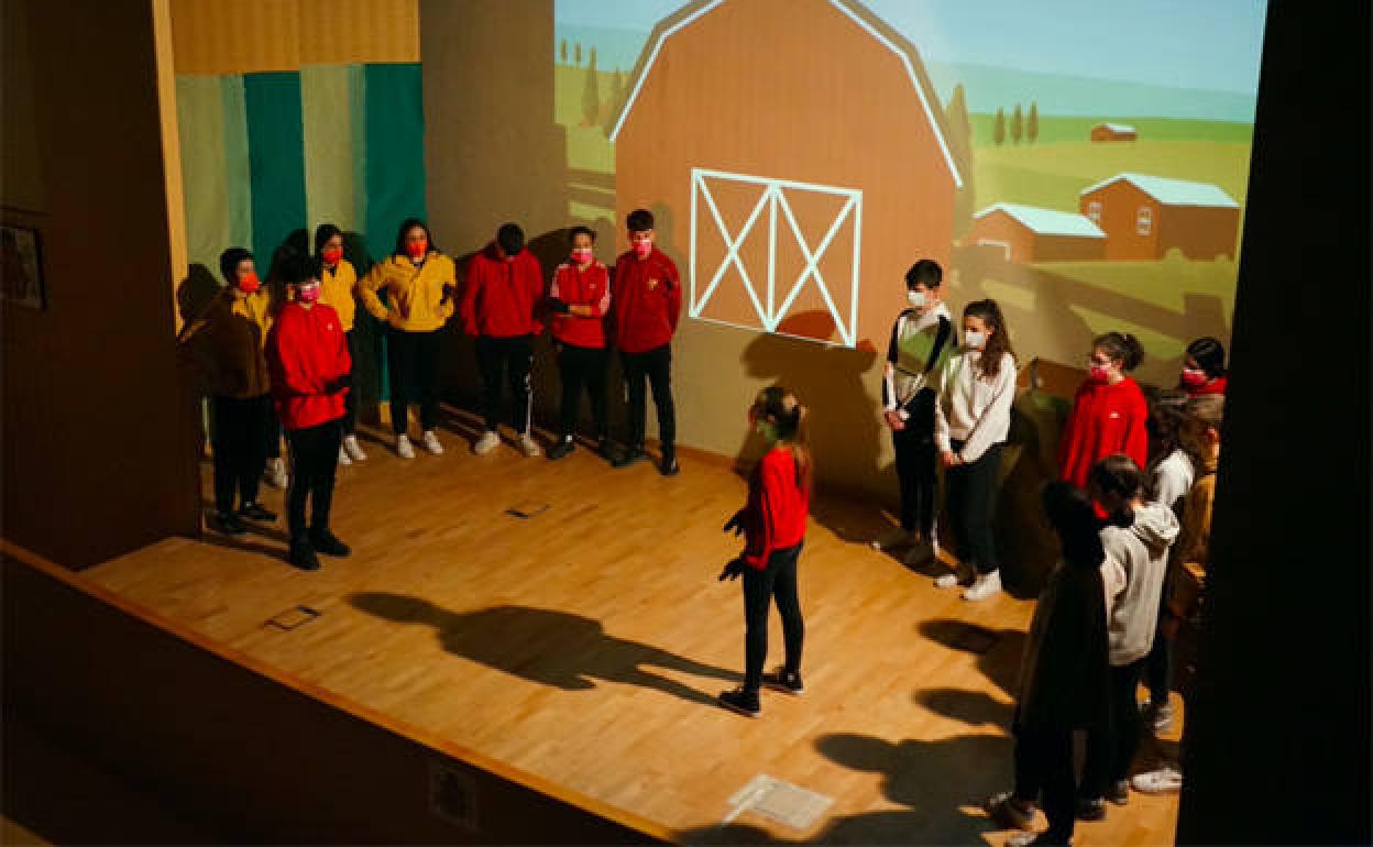 Escena de la obra 'Rebelión en la granja'. 