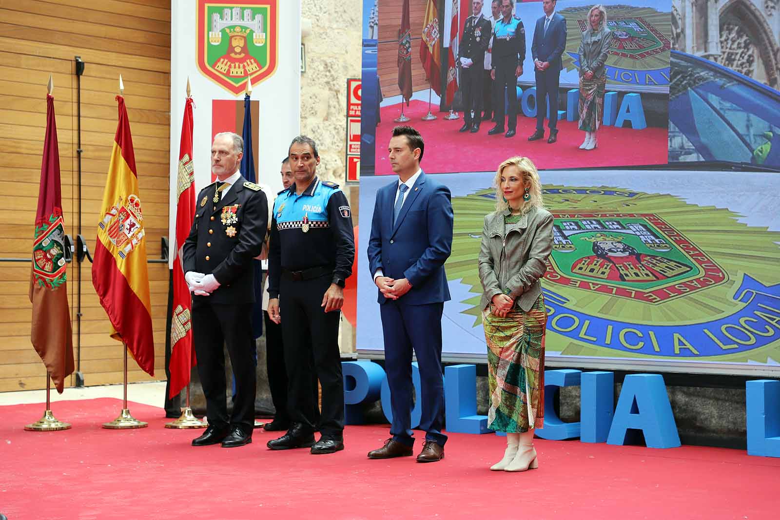 Fotos: La Policía Local de Burgos entrega sus disticiones