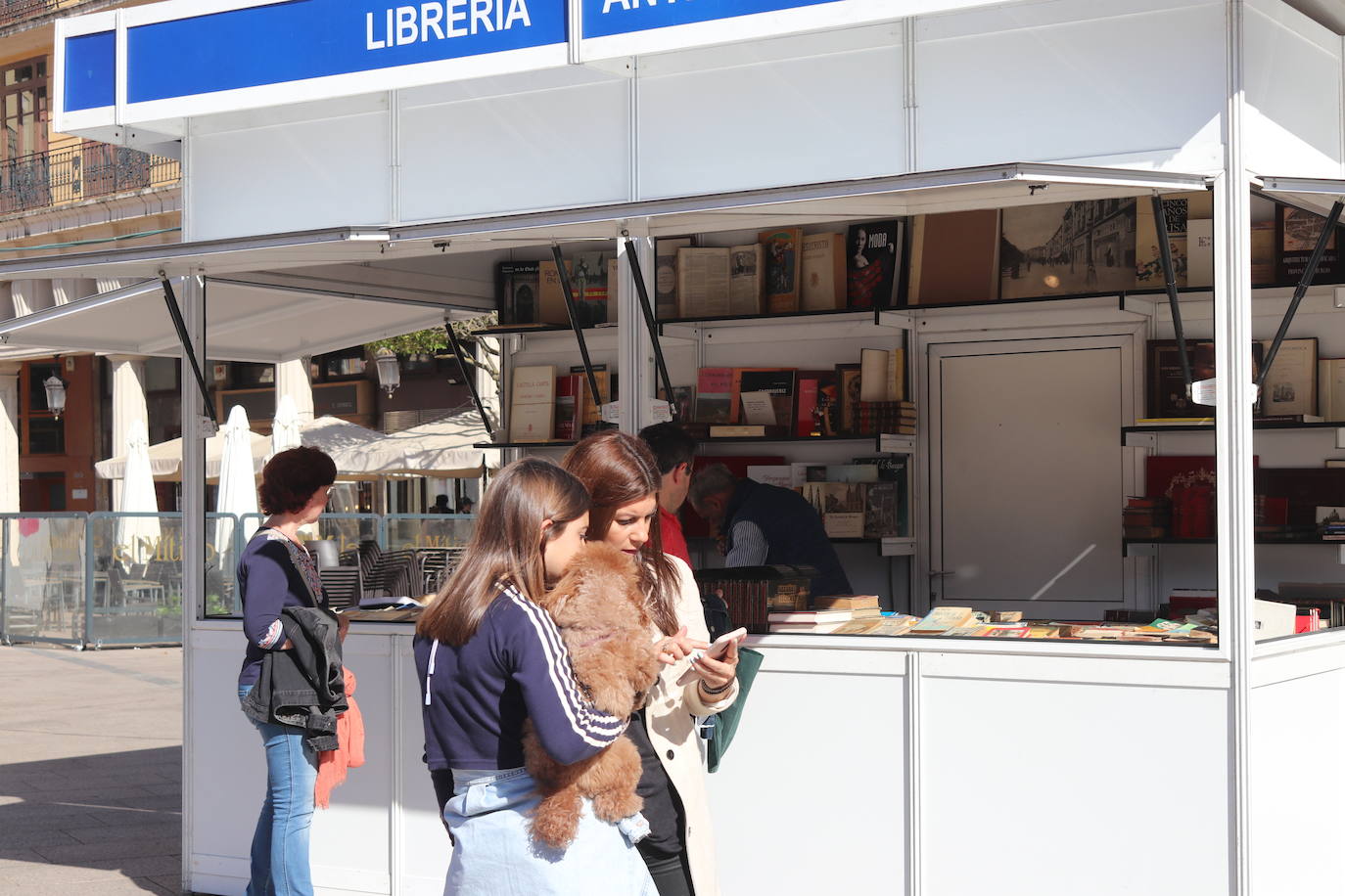 Fotos: Arranca la Feria del Libro de Burgos