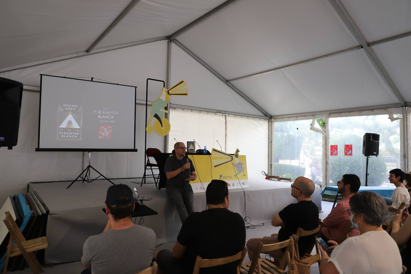 Miles de burgaleses han disfrutado durante once días de espectáculos y actividades para disfrutar de la literatura y el buen tiempo en el centro de la ciudad