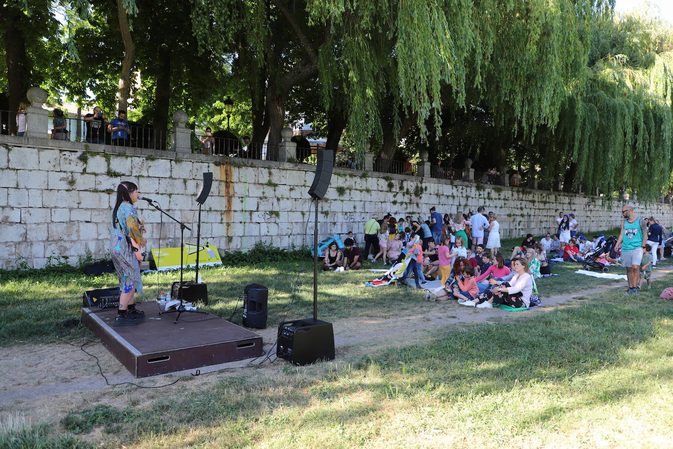 Miles de burgaleses han disfrutado durante once días de espectáculos y actividades para disfrutar de la literatura y el buen tiempo en el centro de la ciudad