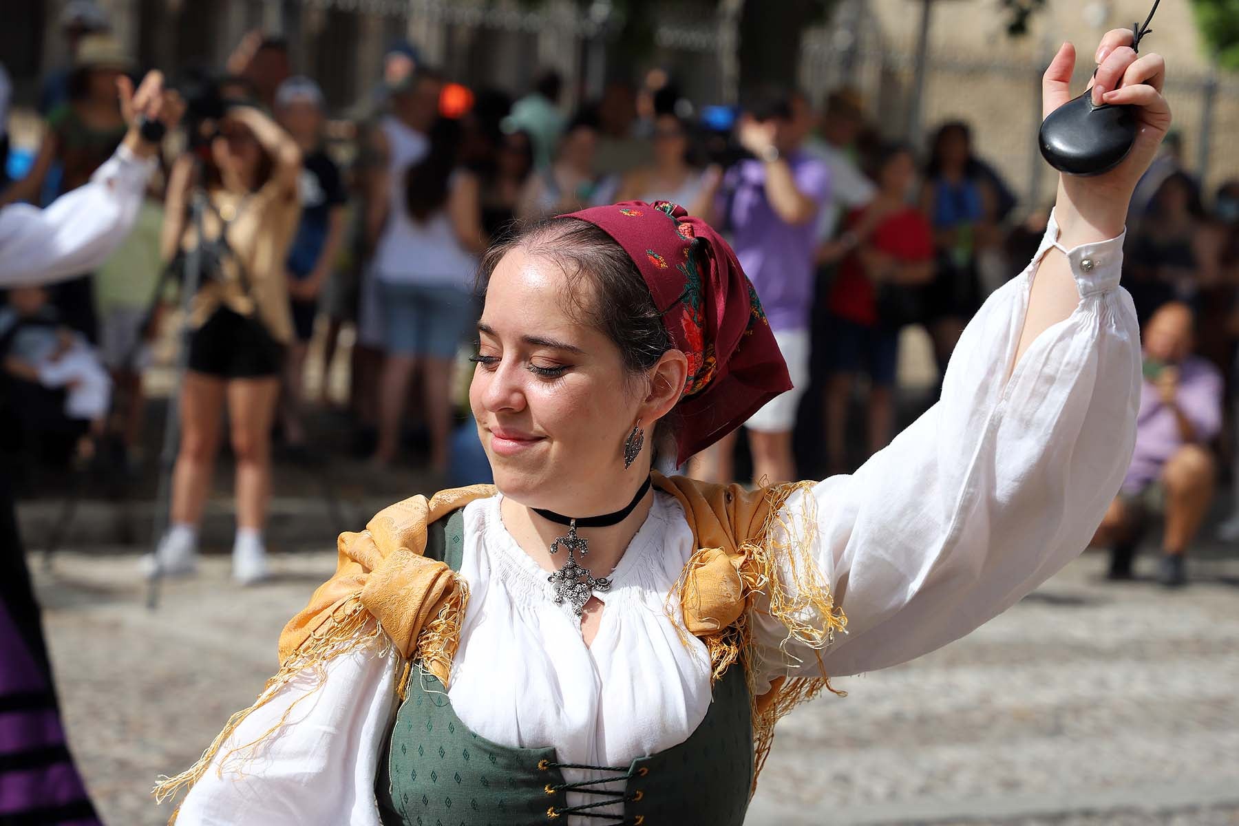 Fotos: El pendón vuelve a procesionar en El Curpillos