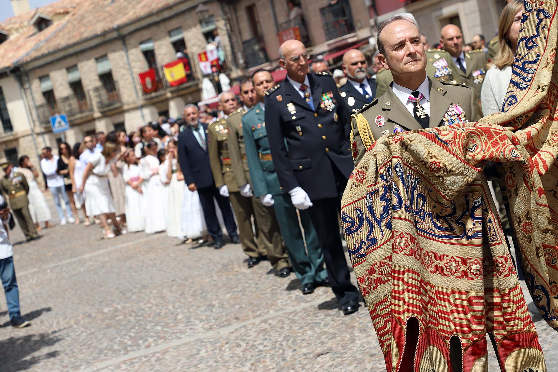 Fotos: El pendón vuelve a procesionar en El Curpillos