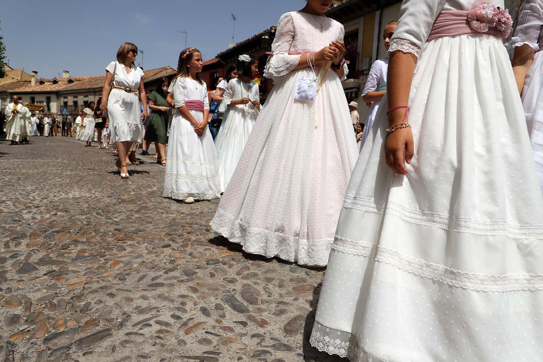 Fotos: El pendón vuelve a procesionar en El Curpillos