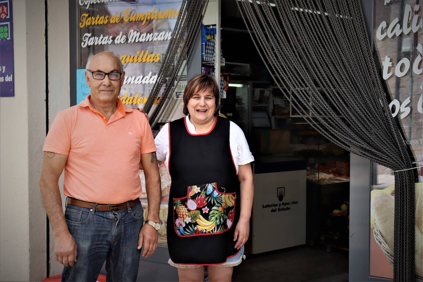 Juan y Encarni, de Dulcycor, tienda de Villatoro. 