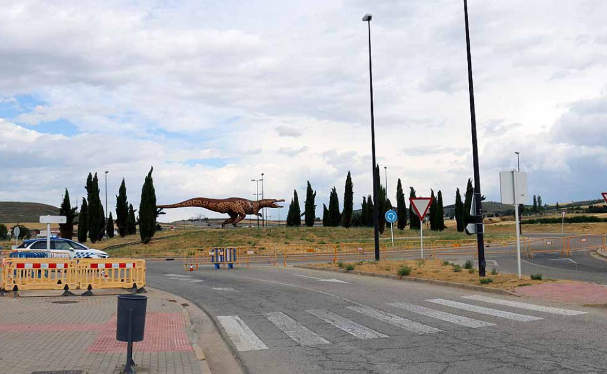 Las barracas han obligado a cerrar la calle Laredo y establecer un desvío de tráfico.