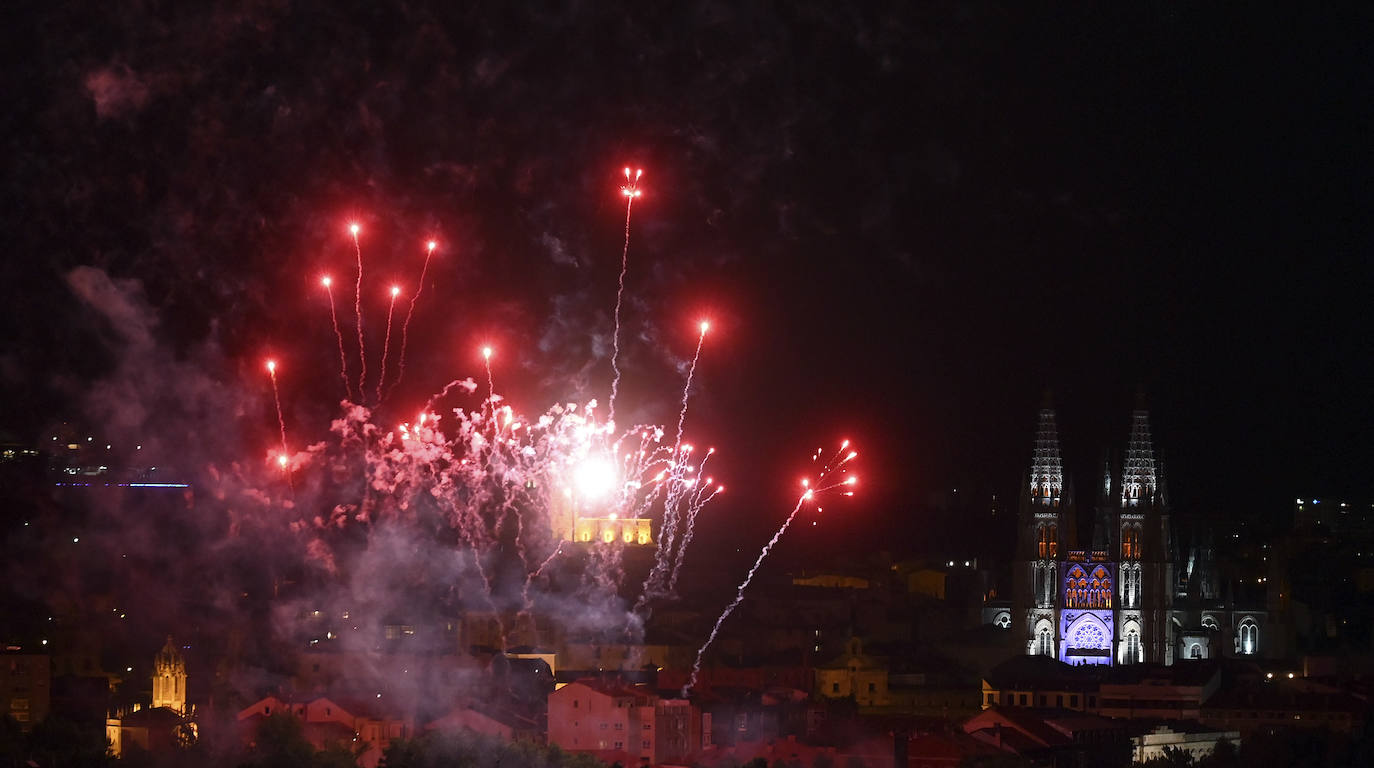 Fuegos artificiales desde el Puente de Castilla