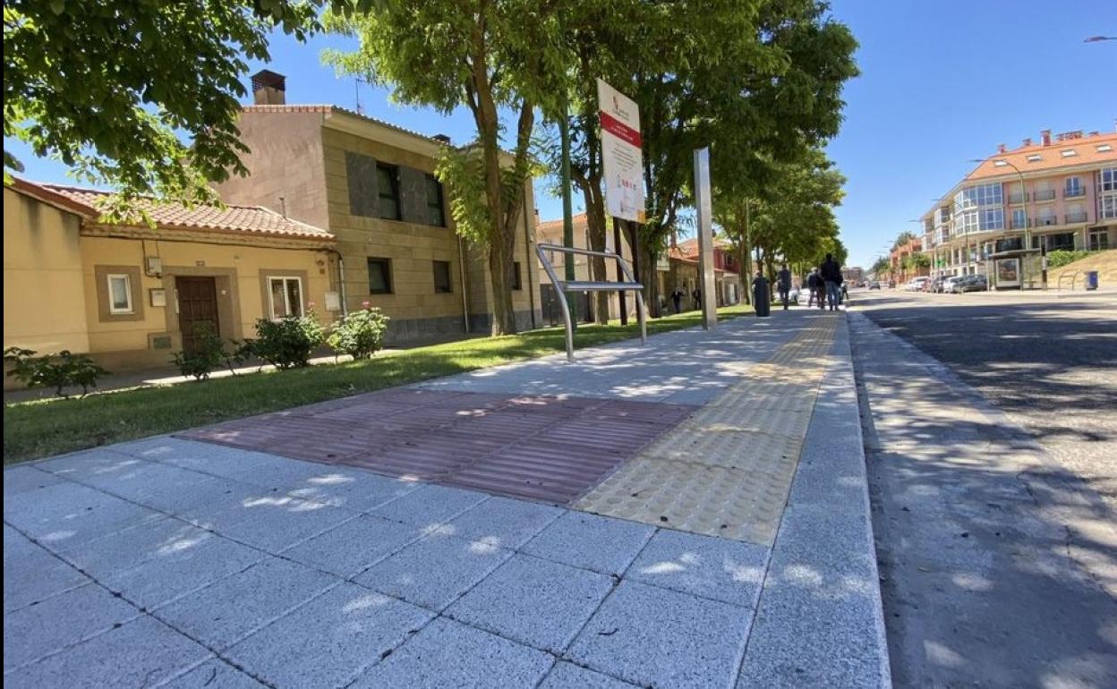 Se aborda un plan de mejora de la accesibilidad en las paradas de bus urbano de Burgos.