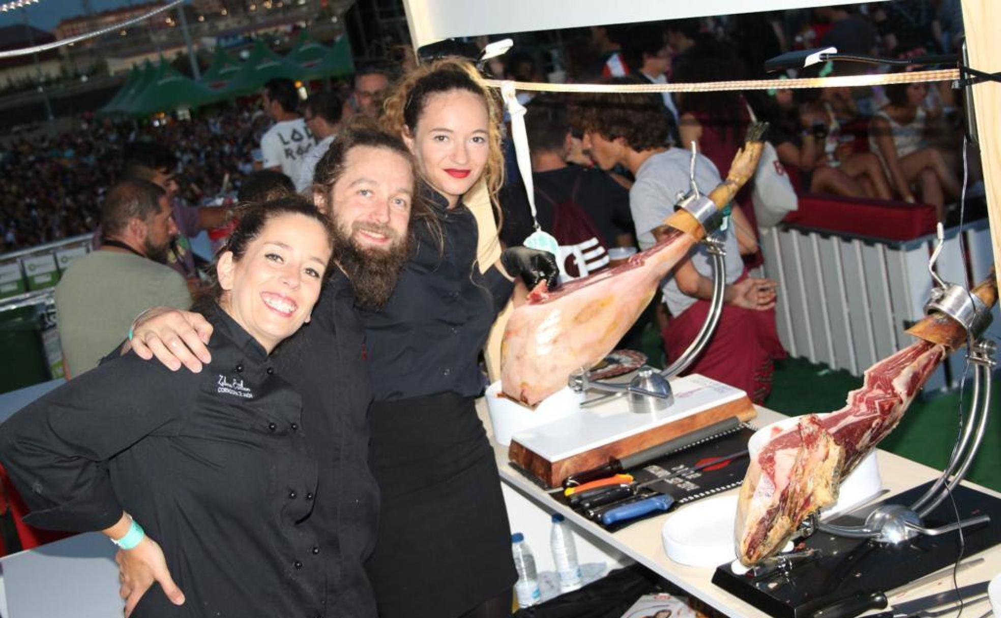 Los Finos, cortadores de jamón en Sonorama Ribera.