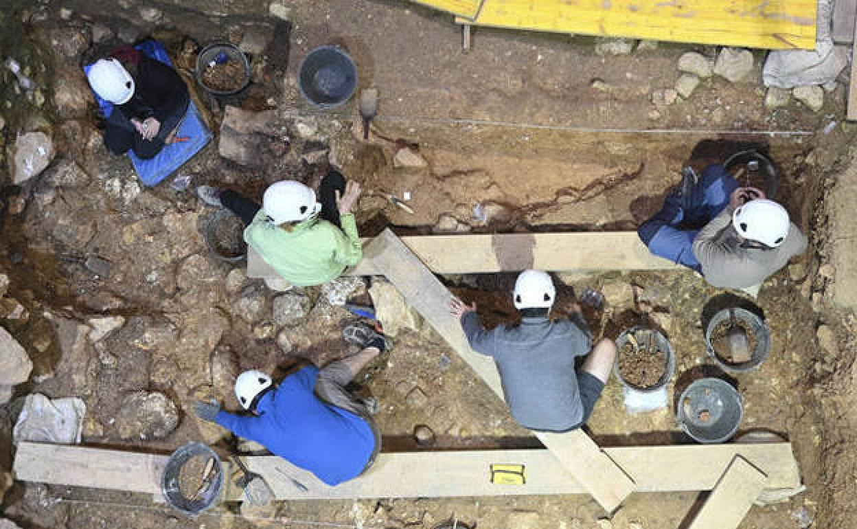 Excavaciones en el Yacimiento de Atapuerca. 