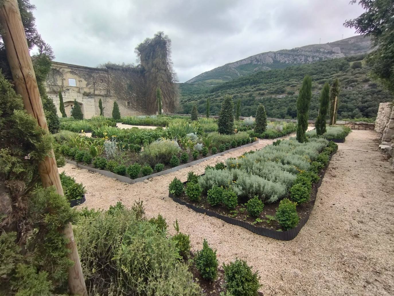 Fotos: El jardín más famoso de Las Merindades