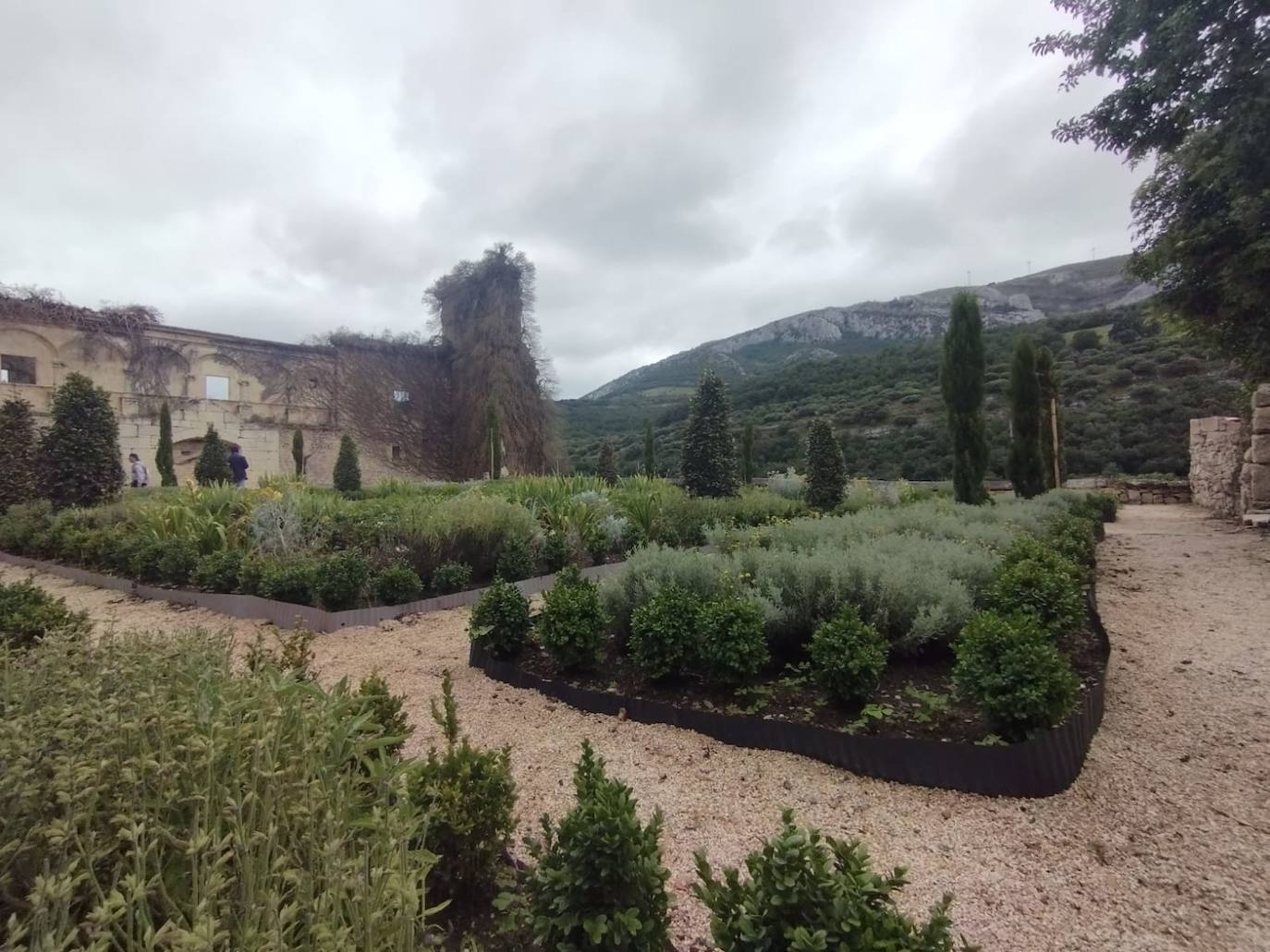 Fotos: El jardín más famoso de Las Merindades