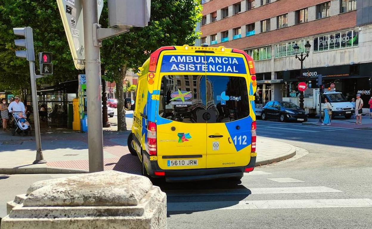 Una ambulancia del Sacyl en Burgos