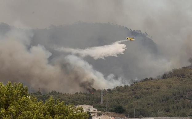 Un incendio en el Pont de Vilomara (Barcelona). 