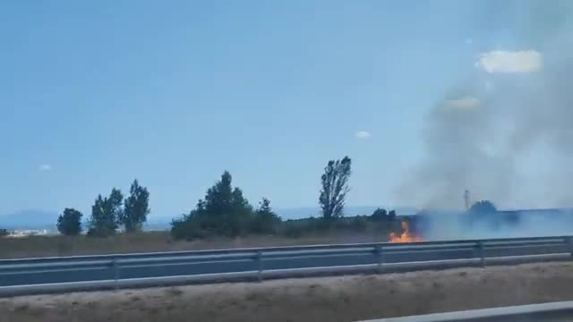 Atasco en la AP1 por el incendio de un camión