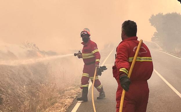 «En Silos, estábamos tres dotaciones esperando al fuego y pasó por encima de nosotros»