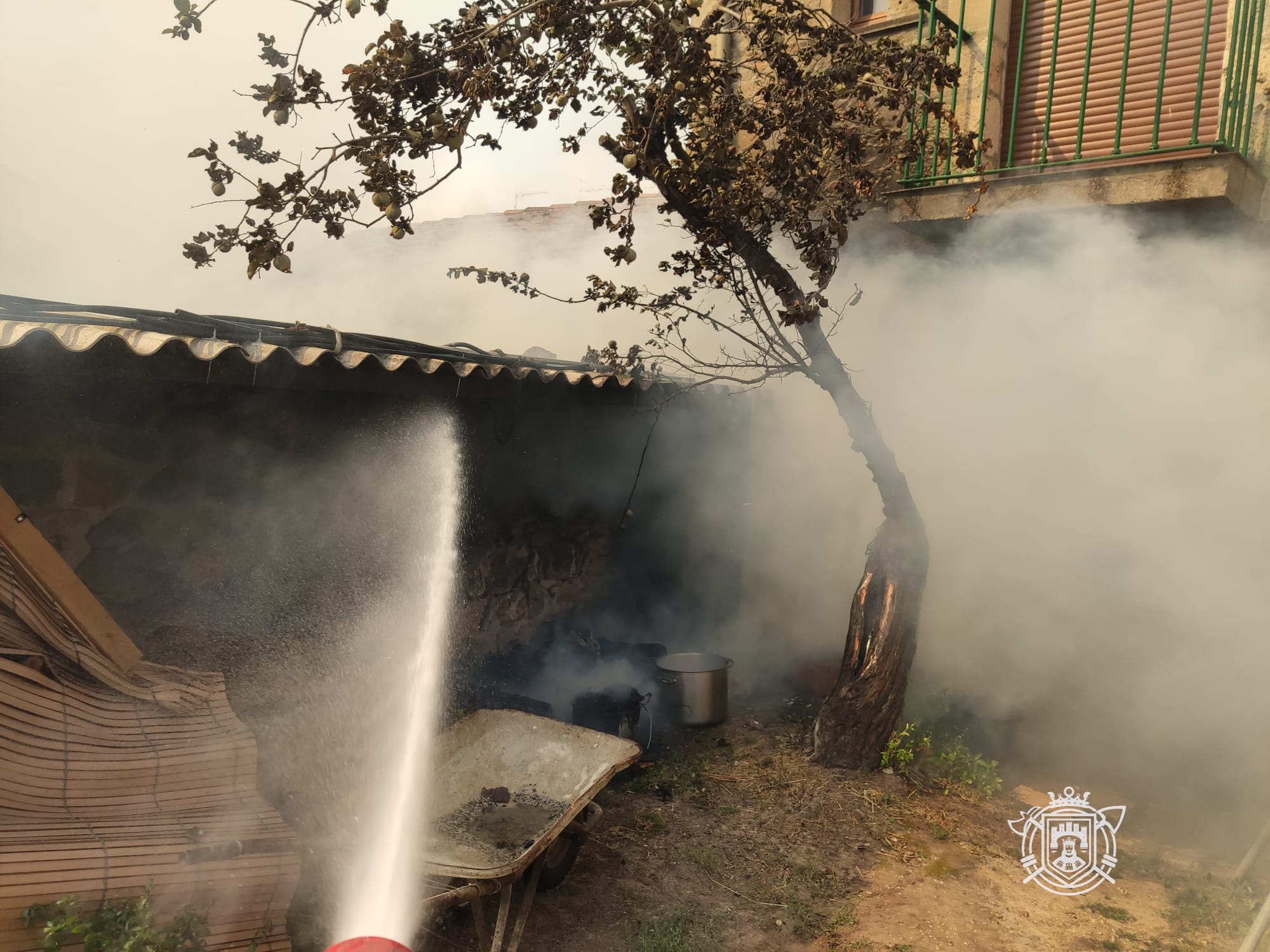 Fotos: Los Bomberos de Burgos en el incendio de Quintanilla del Coco