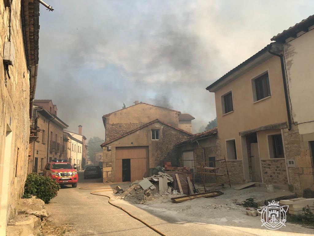 Fotos: Los Bomberos de Burgos en el incendio de Quintanilla del Coco