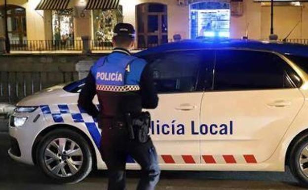 Un joven huye de la policía tras robar en el interior de varios coches en Burgos