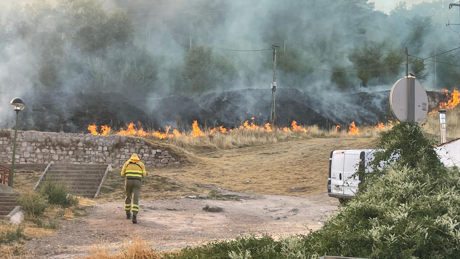 Fotos: Incendio en el Parque del Castillo de Burgos