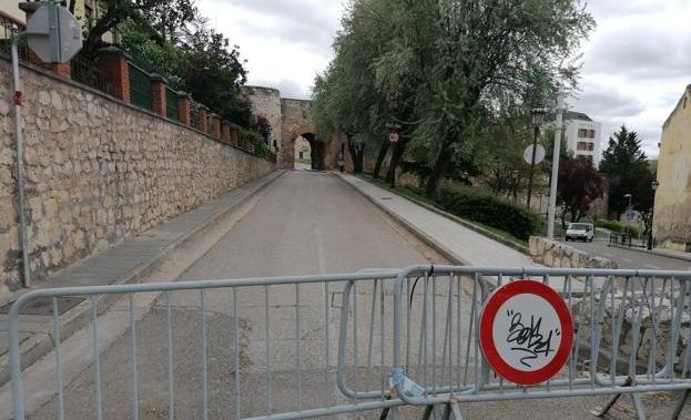 Las obras del Arco de San Martín cortan el Paseo de los Cubos y desvían dos líneas de autobús