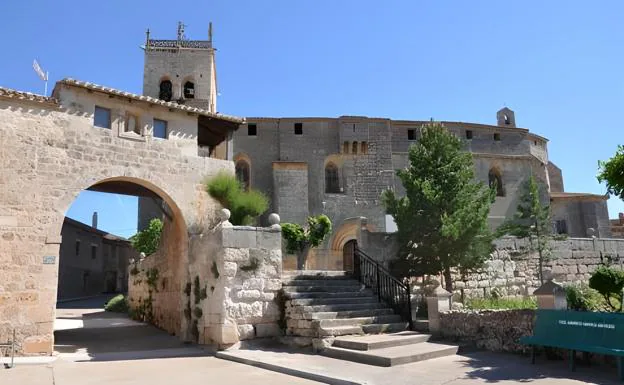 Conjuradero e iglesia de Villegas donde se conserva el libro de Pedro Ximénez. 