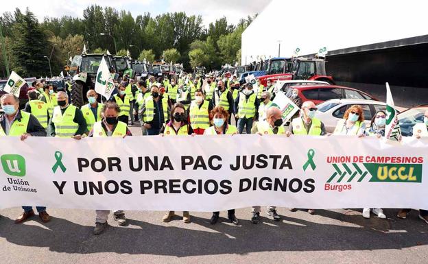 UCCL sale a la calle para pedir ayudas al sector agrario por el riesgo de colapso alimentario