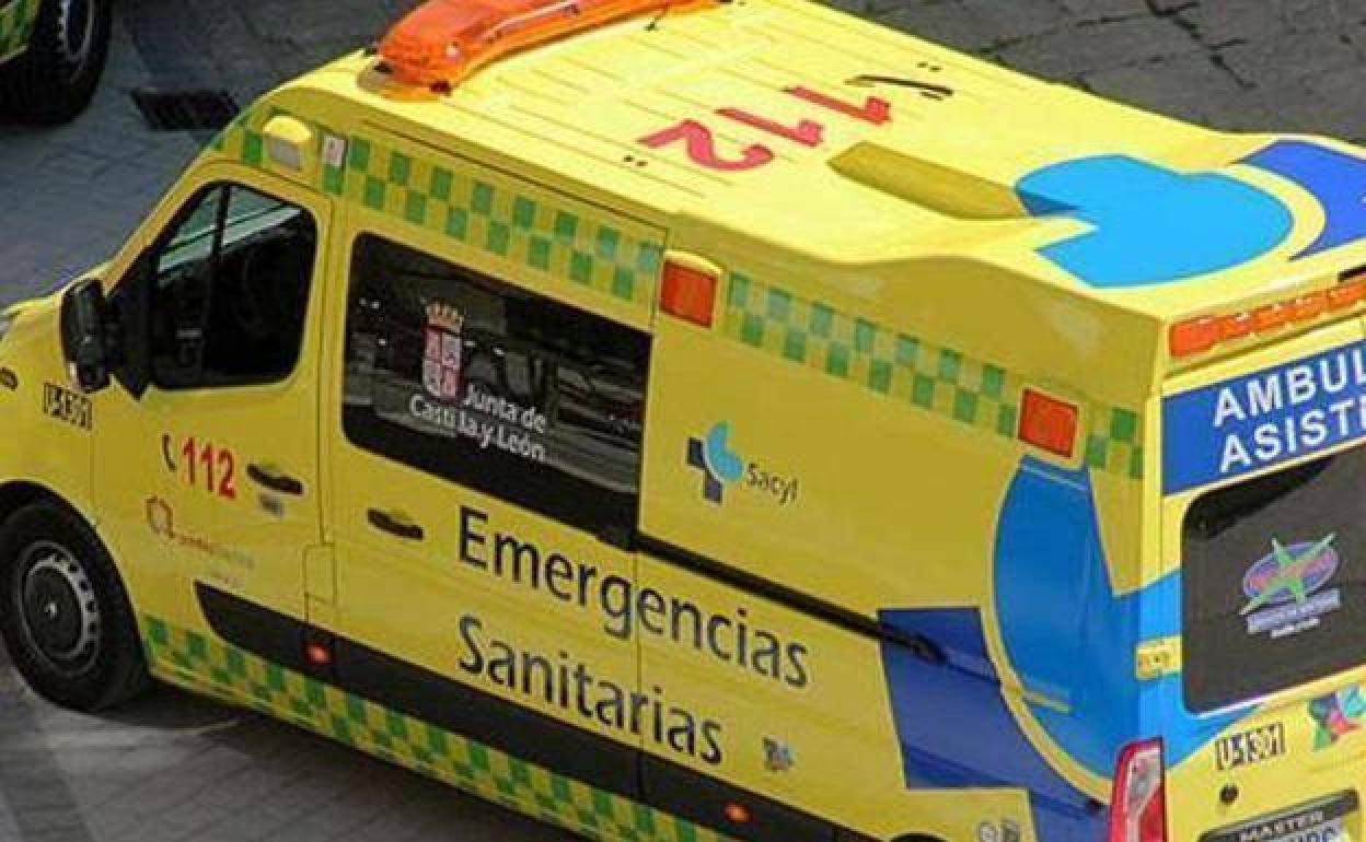 Imagen de archivo de una ambulancia en Burgos.