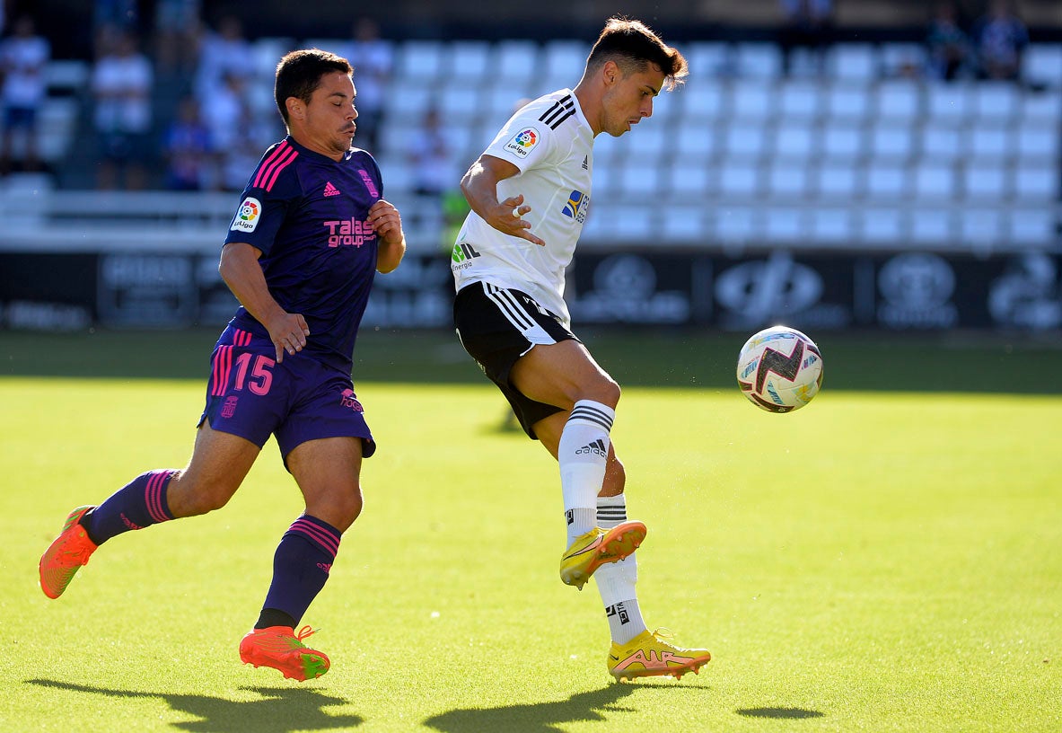 Fotos: El Burgos CF suma su segunda victoria en El Plantío