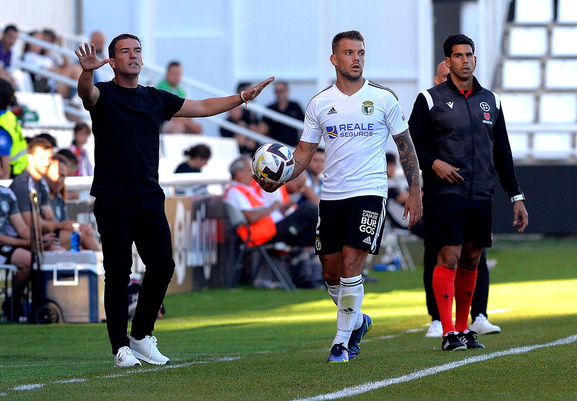 Fotos: El Burgos CF suma su segunda victoria en El Plantío