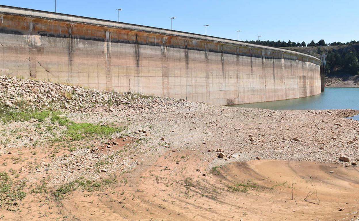 Embalse de Aguilar de Campoo (Palencia). 