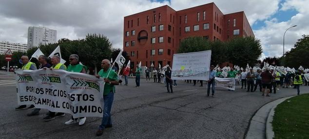 Fotos: Agricultores y ganaderos de Burgos protestan ante la crisis del sector