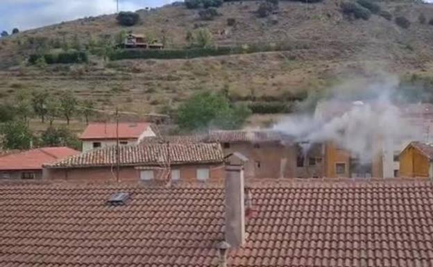 Incendio en una vivienda de Pradoluengo.