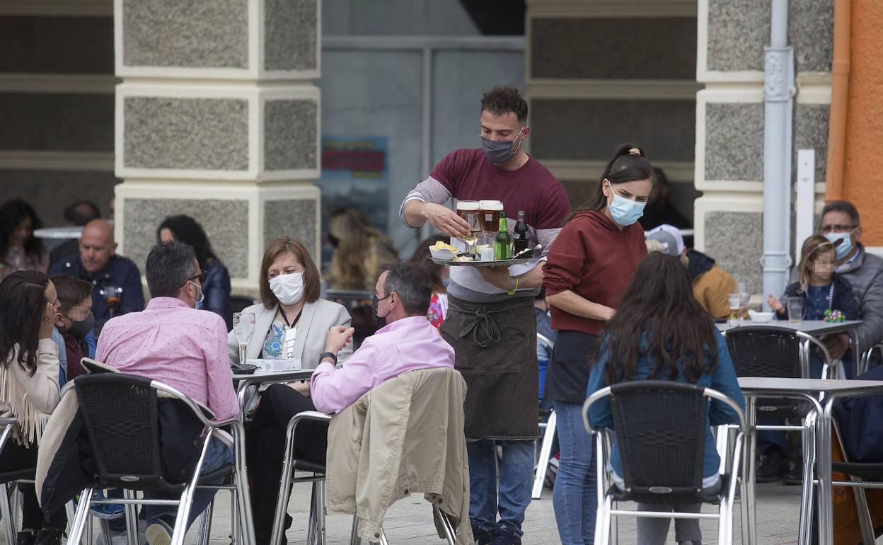 Terraza en un bar en el centro de Madrid durante la pandemia. 