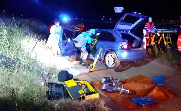 Excarcelan al conductor de un turismo tras sufrir un accidente en Madrigalejo del Monte