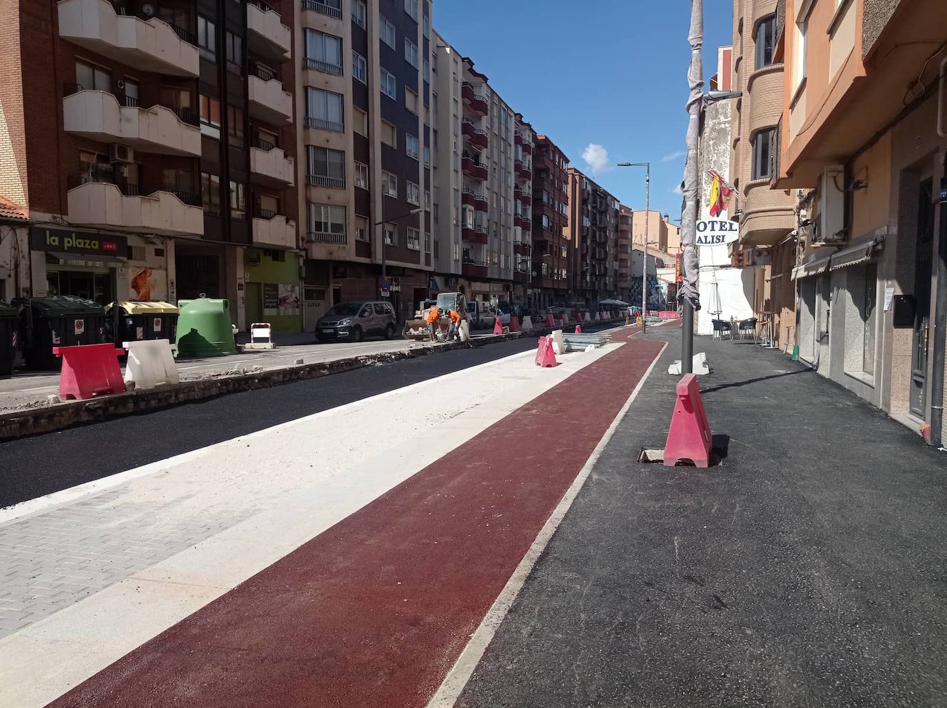 Obras de asfaltado de las aceras de la Avenida Castilla de Aranda