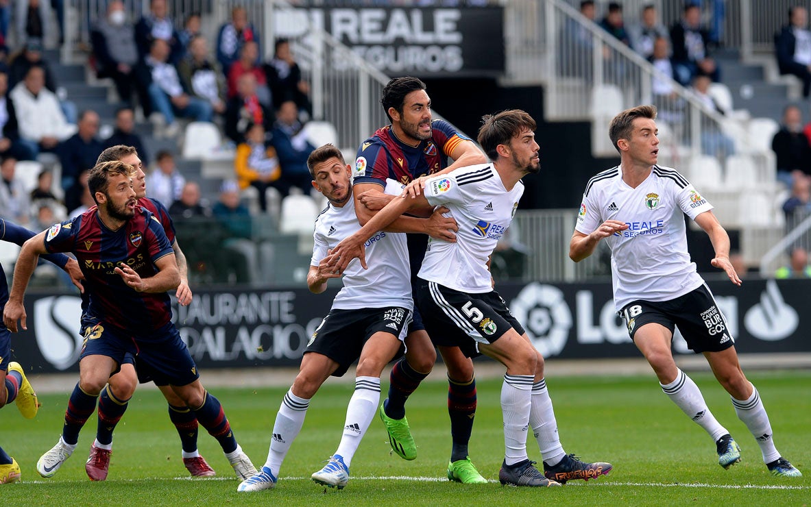 Fotos: El Burgos CF continúa imbatido