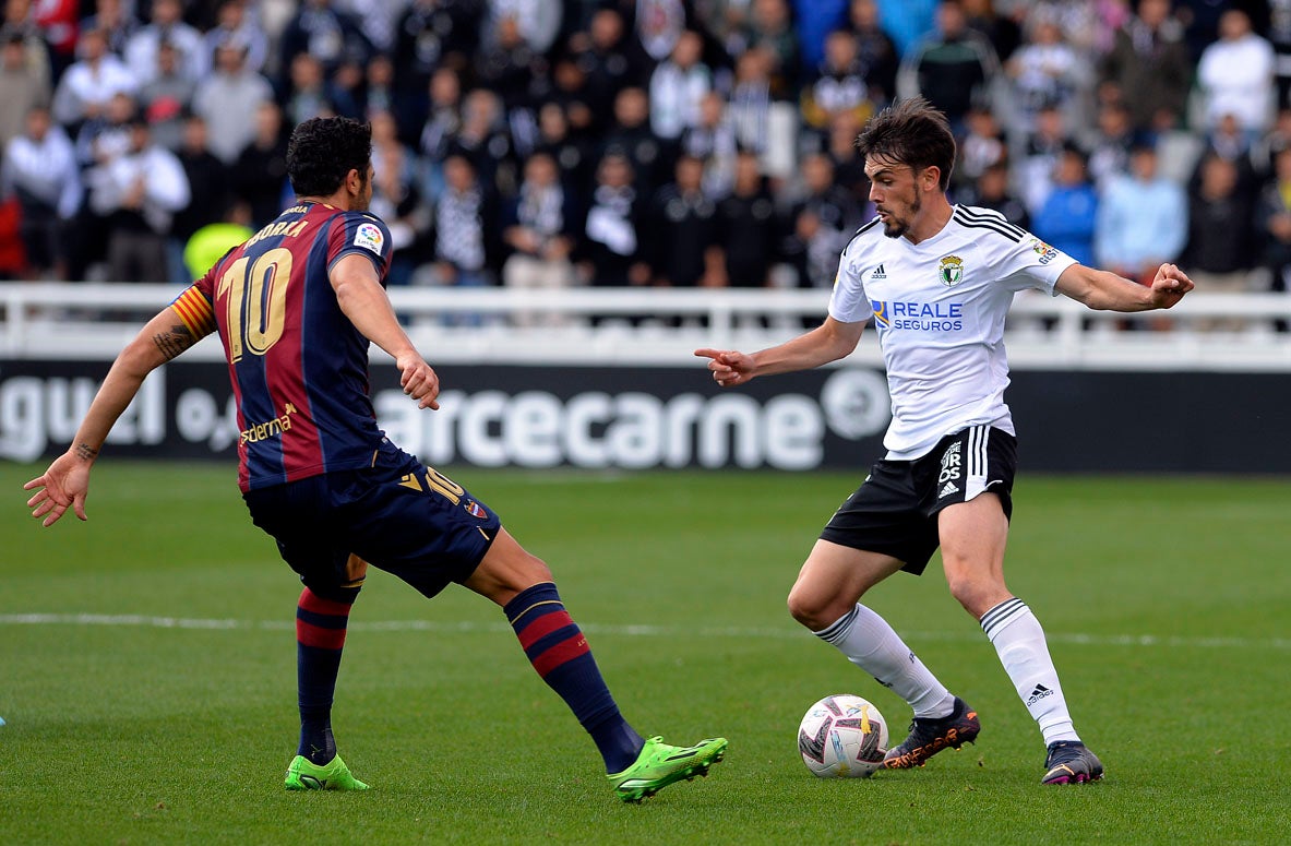 Fotos: El Burgos CF continúa imbatido