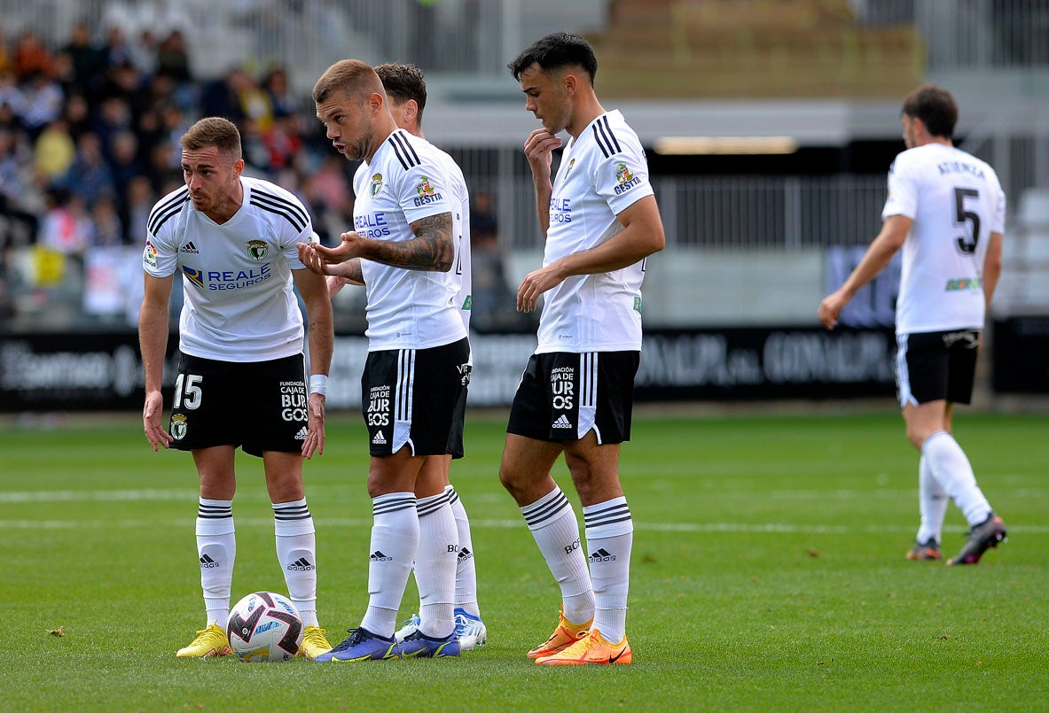 Fotos: El Burgos CF continúa imbatido