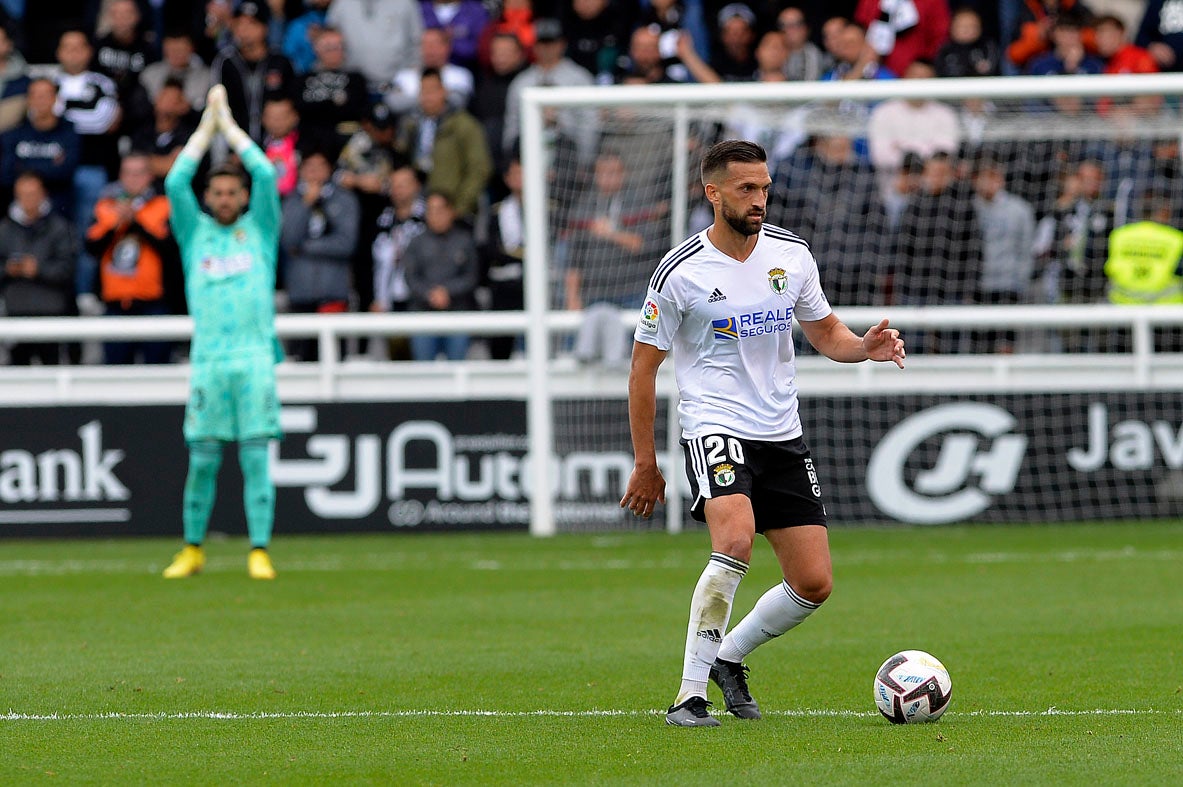 Fotos: El Burgos CF continúa imbatido