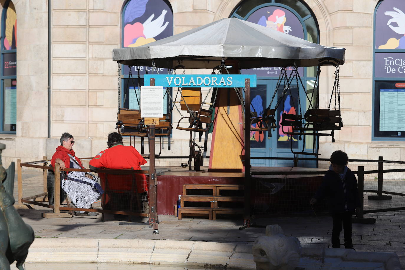 El mercado medieval del Burgos Cidiano ha arrancado este viernes con alrededor de 120 puestos en los que se puede encontrar todo tipo de productos